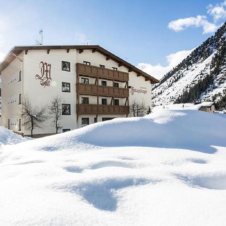 Pension Mittagskogel Sankt Leonhard im Pitztal Luaran gambar