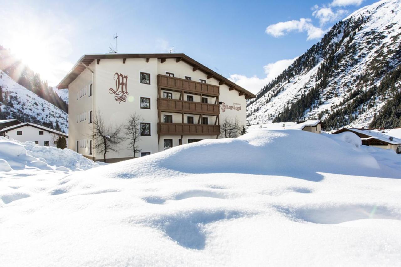 Pension Mittagskogel Sankt Leonhard im Pitztal Luaran gambar