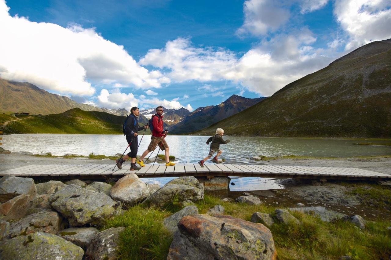 Pension Mittagskogel Sankt Leonhard im Pitztal Luaran gambar