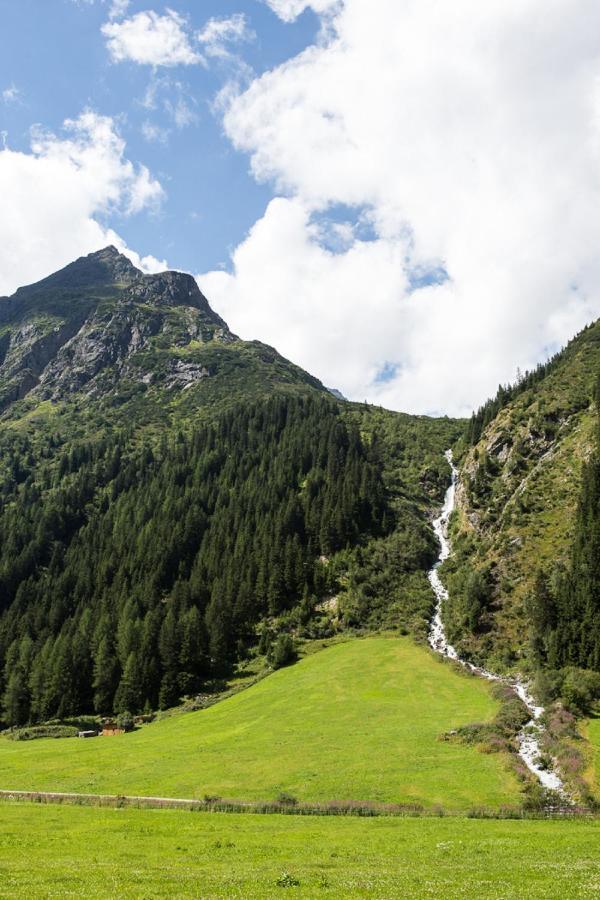 Pension Mittagskogel Sankt Leonhard im Pitztal Luaran gambar